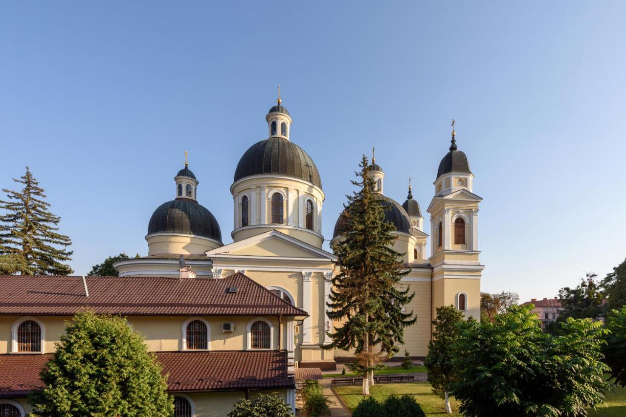 Apart Hotel Fusion Chernivtsi Exterior foto