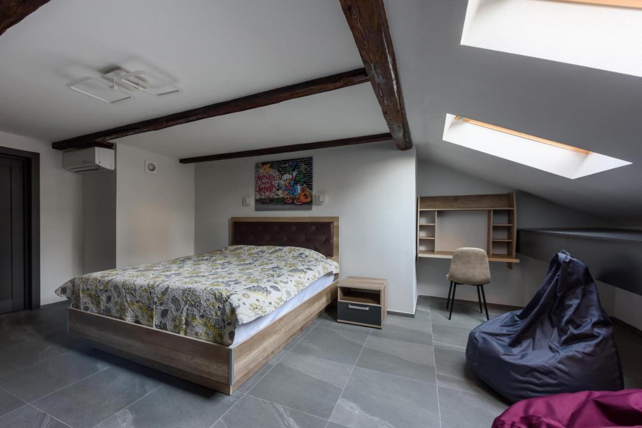 Apart Hotel Fusion Chernivtsi Exterior foto