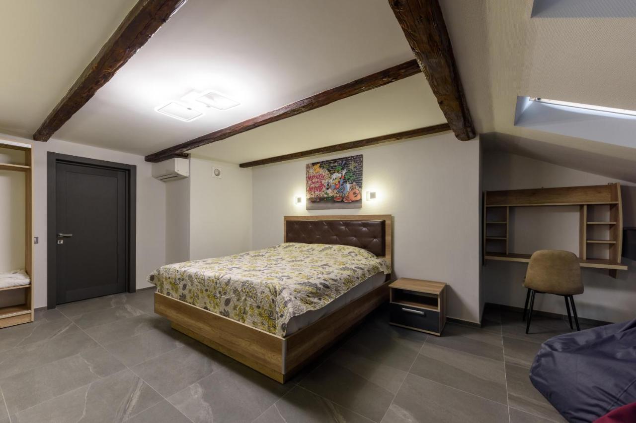 Apart Hotel Fusion Chernivtsi Exterior foto