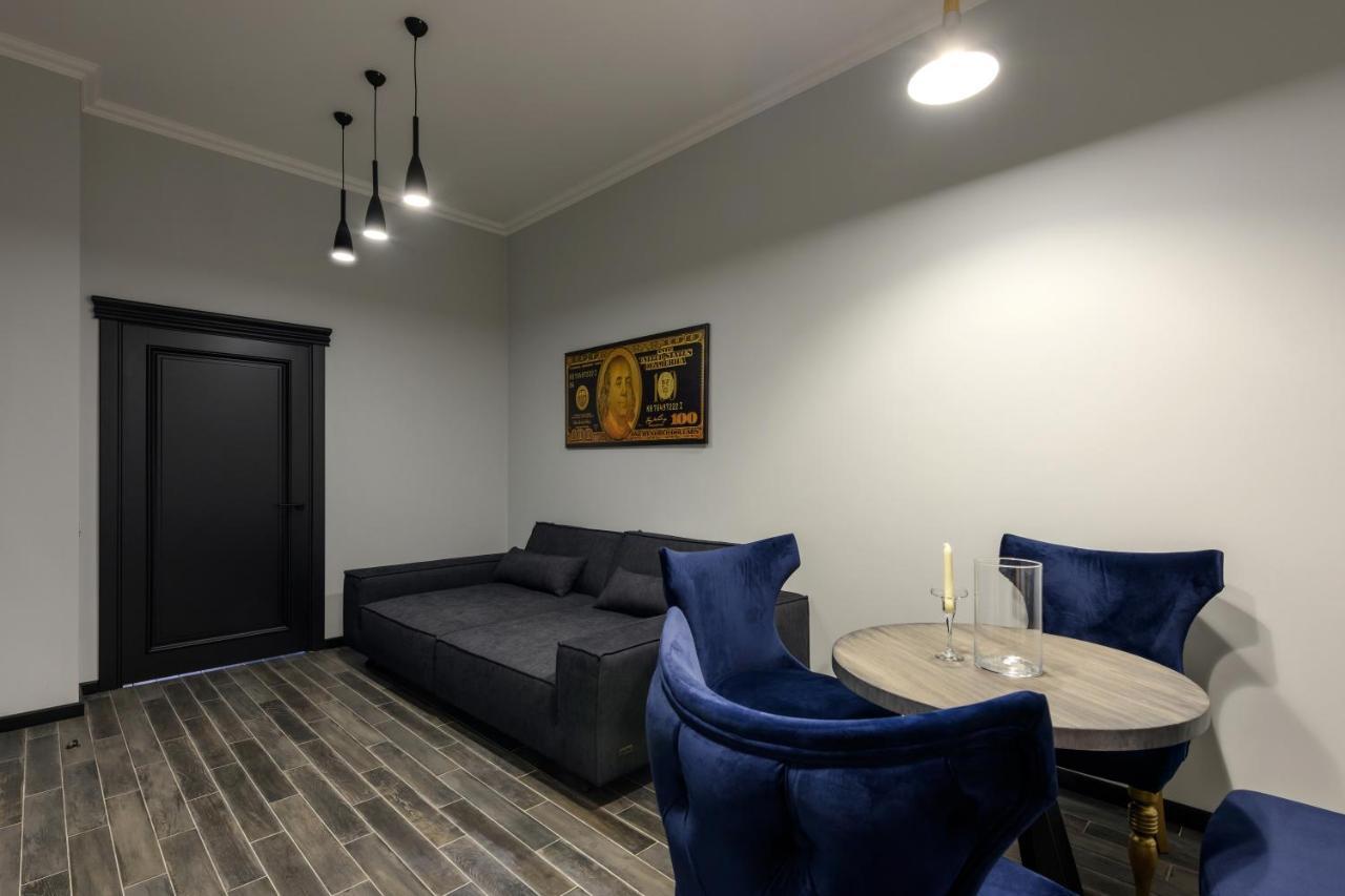 Apart Hotel Fusion Chernivtsi Exterior foto