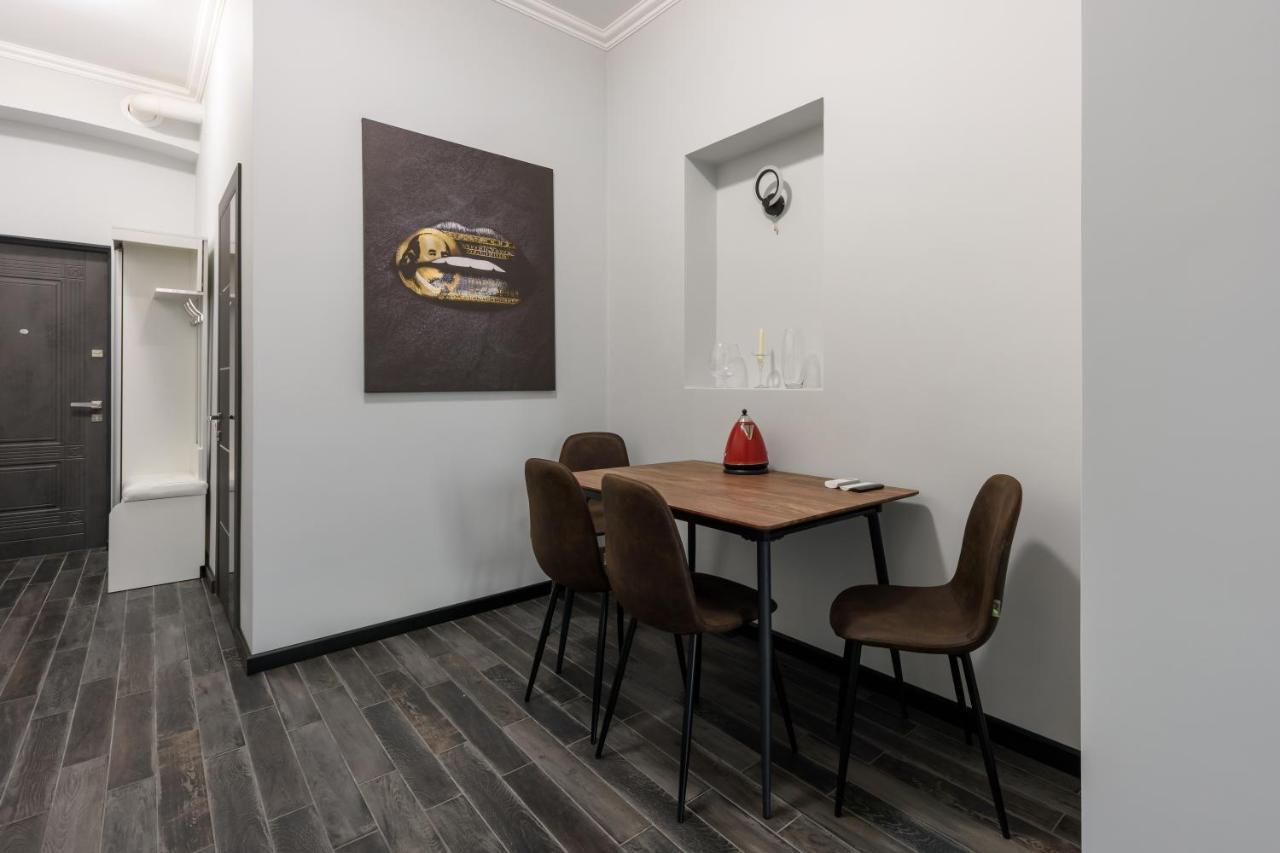 Apart Hotel Fusion Chernivtsi Exterior foto