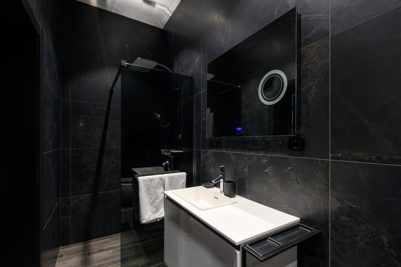 Apart Hotel Fusion Chernivtsi Exterior foto