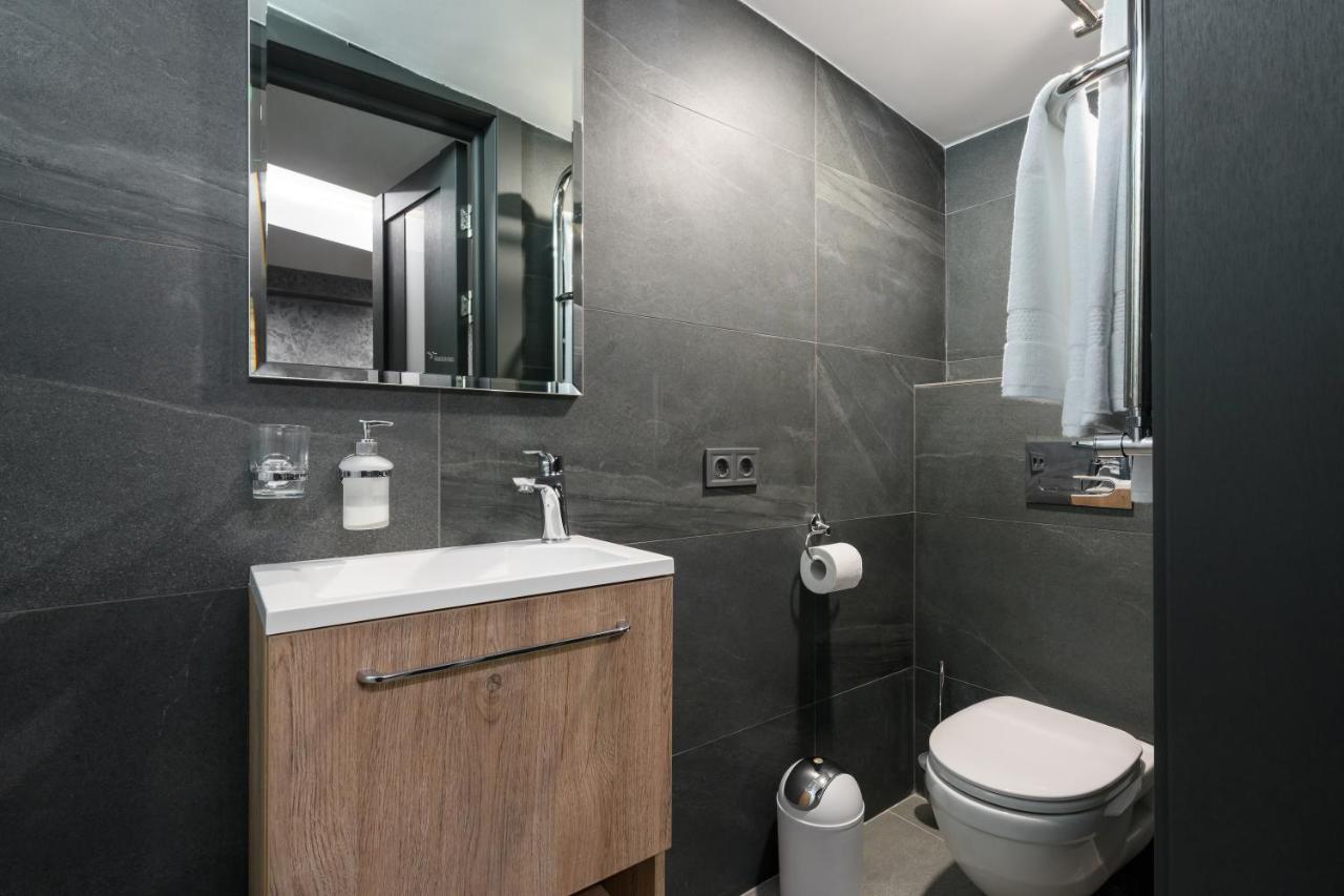 Apart Hotel Fusion Chernivtsi Exterior foto