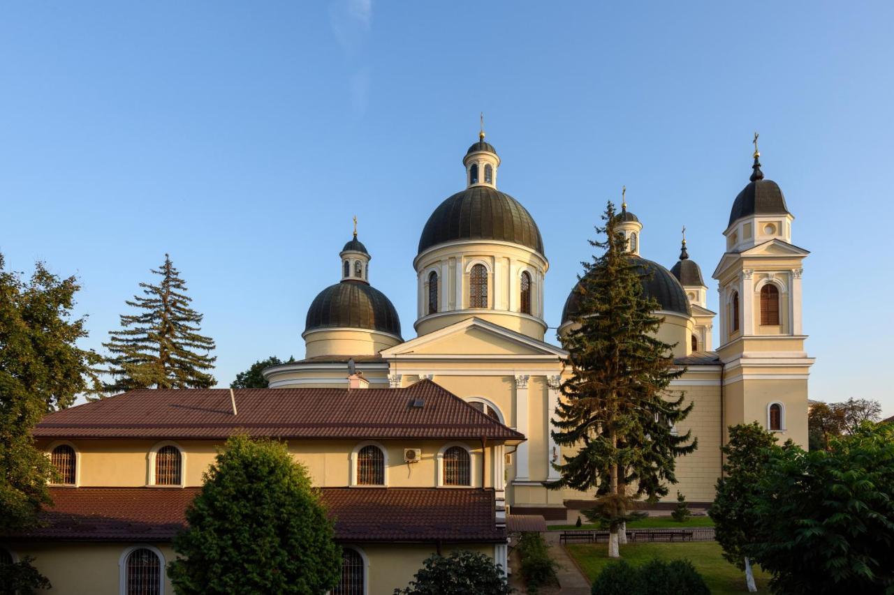 Apart Hotel Fusion Chernivtsi Exterior foto